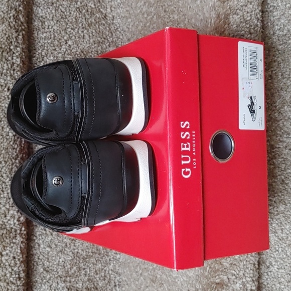 GUESS women Paulin Cross Strap Sneakers Sz 8 Black - Picture 9 of 9